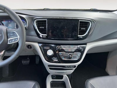 2024 Chrysler Pacifica Touring L FWD
