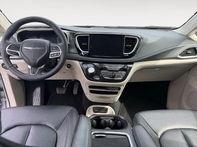 2024 Chrysler Pacifica Hybrid Select FWD