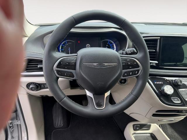 2024 Chrysler Pacifica Hybrid Select FWD