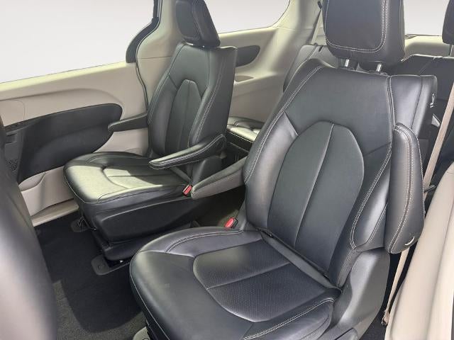 2024 Chrysler Pacifica Hybrid Select FWD