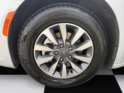 2024 Chrysler Pacifica Hybrid Select FWD
