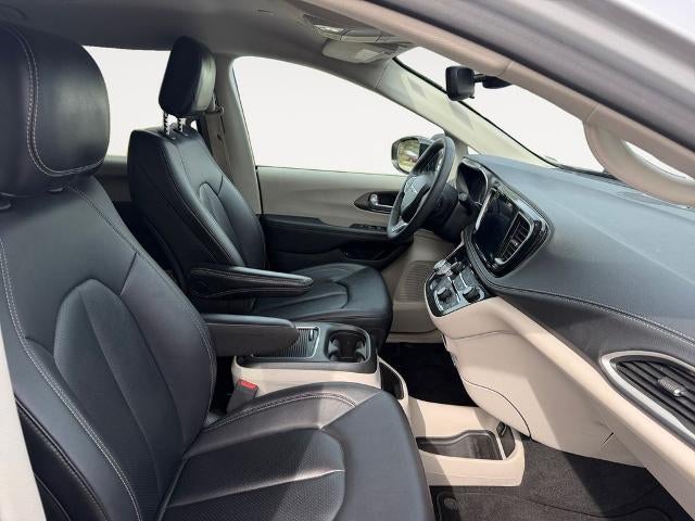 2024 Chrysler Pacifica Hybrid Select FWD
