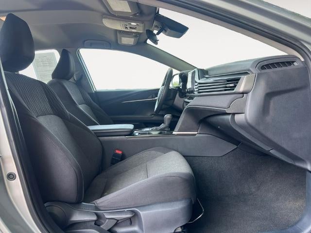 2025 Toyota Camry SE (SE)