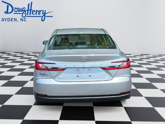 2025 Toyota Camry SE (SE)