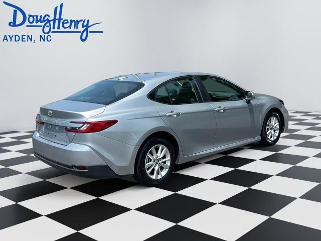 2025 Toyota Camry SE (SE)