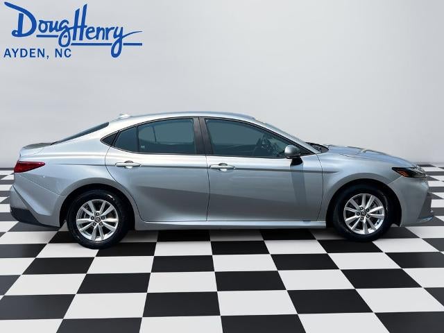 2025 Toyota Camry SE (SE)