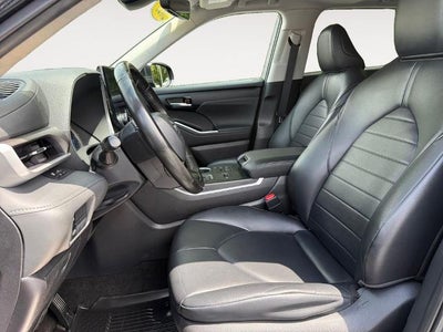 2023 Toyota Highlander Hybrid XLE AWD (Natl)