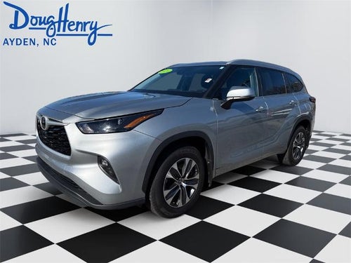 2024 Toyota Highlander LE AWD (SE)