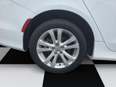 2017 Chrysler 200 Limited FWD
