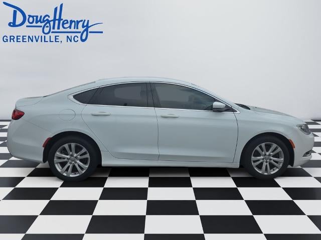 2017 Chrysler 200 Limited FWD