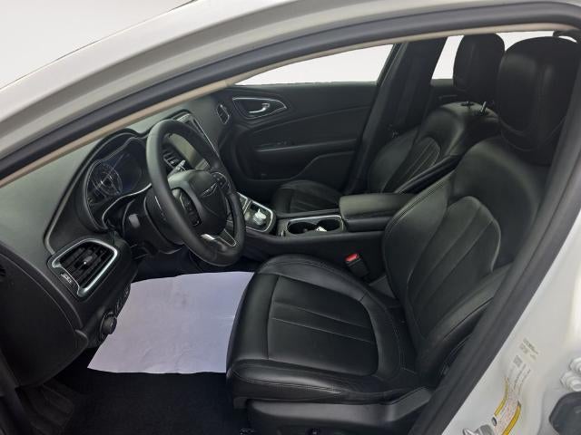 2017 Chrysler 200 Limited FWD