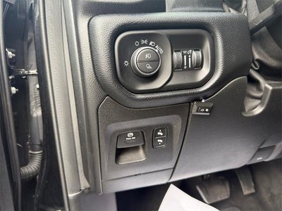 2021 RAM 1500 Laramie 4x2 Crew Cab 5'7" Box