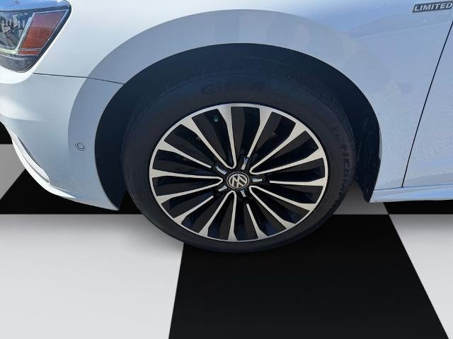 2022 Volkswagen Passat 2.0T Limited Edition Auto