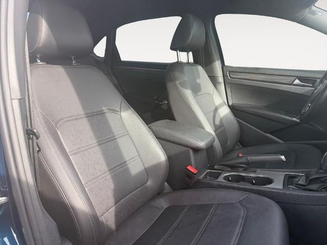 2021 Volkswagen Passat 2.0T R-Line Auto