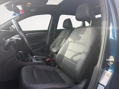 2021 Volkswagen Passat 2.0T R-Line Auto