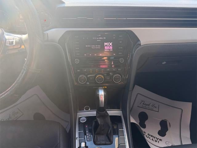 2022 Volkswagen Passat 2.0T SE Auto