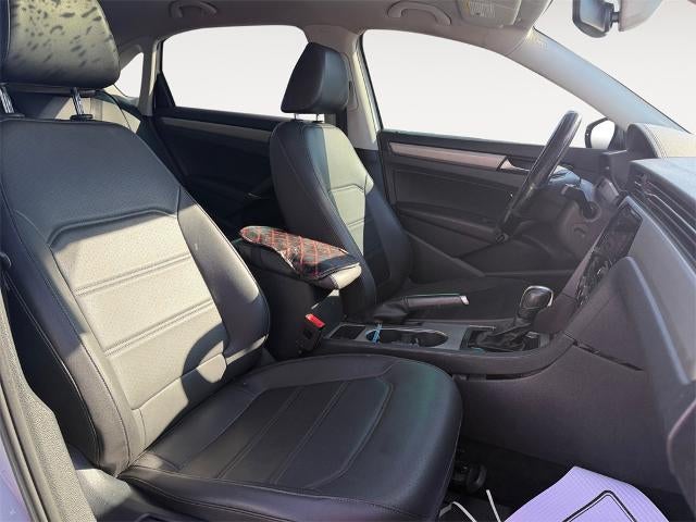 2022 Volkswagen Passat 2.0T SE Auto