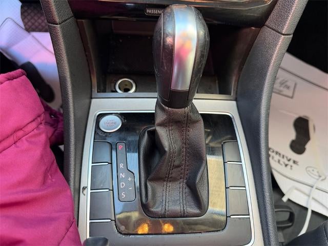 2022 Volkswagen Passat 2.0T SE Auto