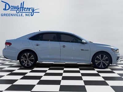 2022 Volkswagen Passat 2.0T SE Auto