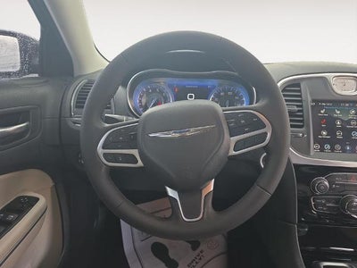 2023 Chrysler 300 Touring L RWD