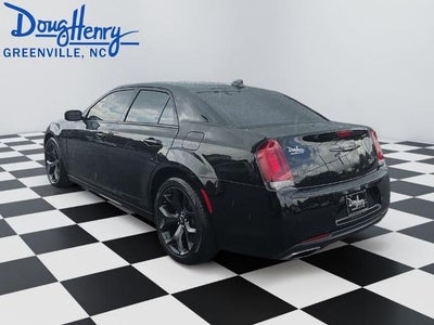 2023 Chrysler 300 Touring L RWD