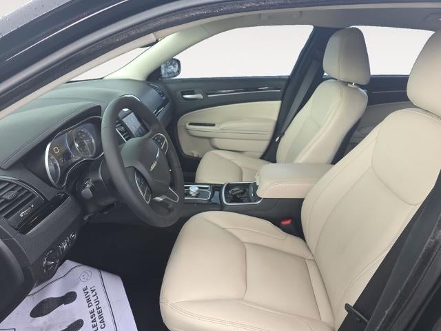 2023 Chrysler 300 Touring L RWD