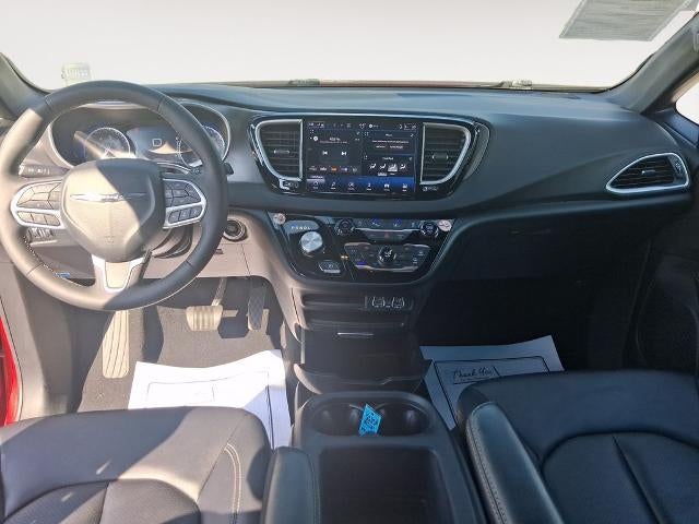 2025 Chrysler Pacifica Select FWD
