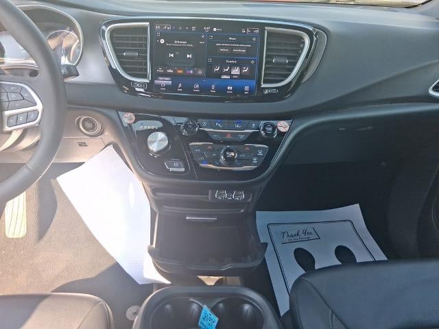 2025 Chrysler Pacifica Select FWD