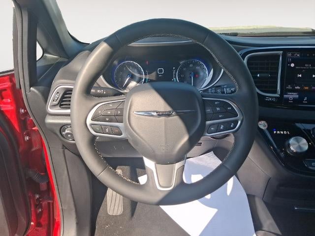 2025 Chrysler Pacifica Select FWD