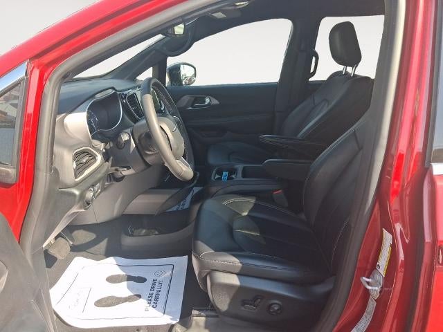 2025 Chrysler Pacifica Select FWD