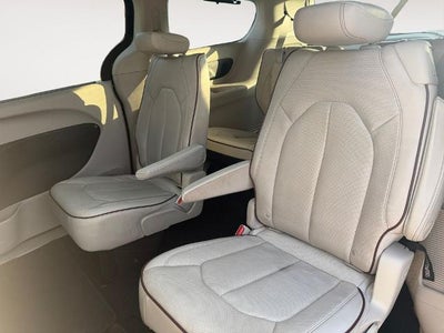 2020 Chrysler Pacifica Limited FWD
