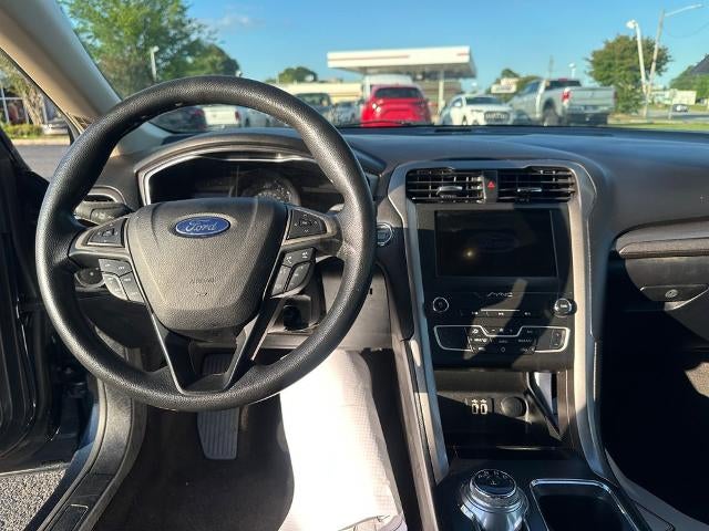 2020 Ford Fusion SE FWD