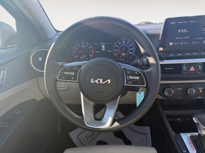 2023 Kia Forte LXS IVT