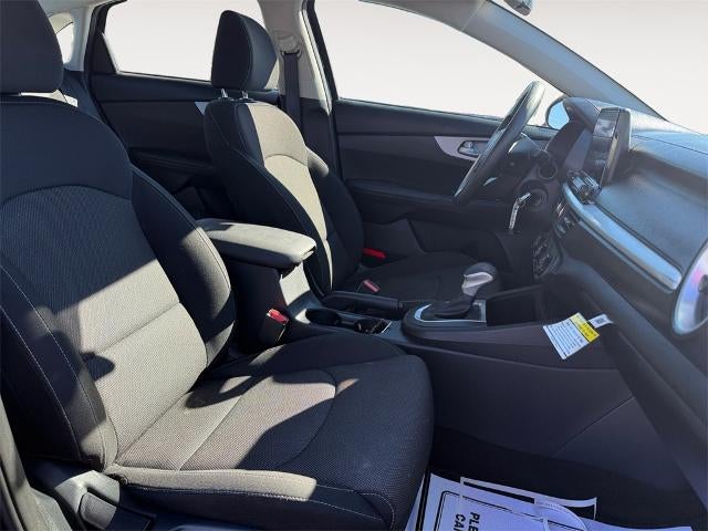 2024 Kia Forte LXS IVT