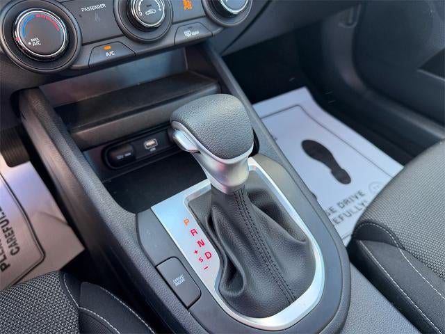 2024 Kia Forte LXS IVT