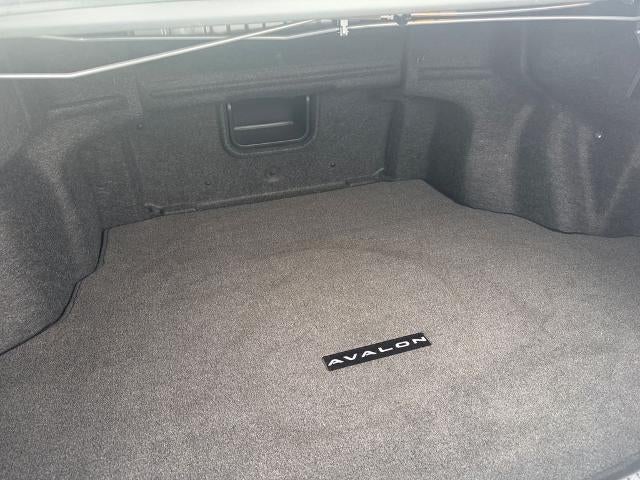 2018 Toyota Avalon XLE (SE)