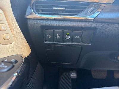 2017 Toyota Avalon XLE (SE)