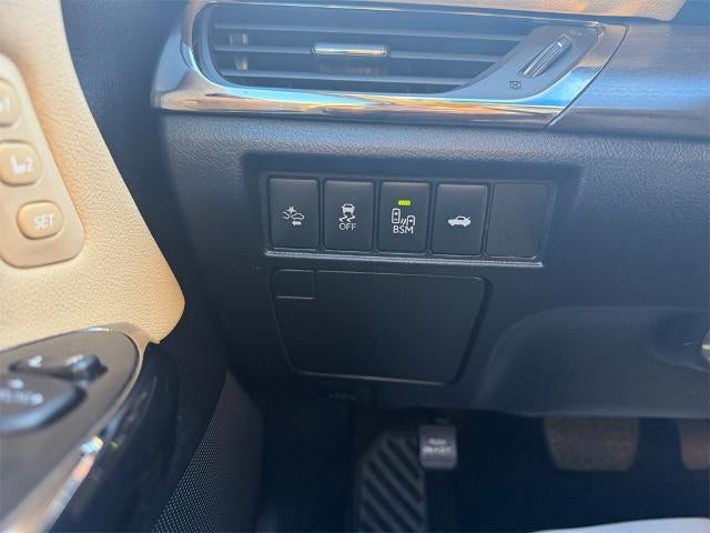 2017 Toyota Avalon XLE (SE)