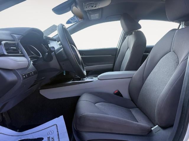 2023 Toyota Camry LE Auto (SE)