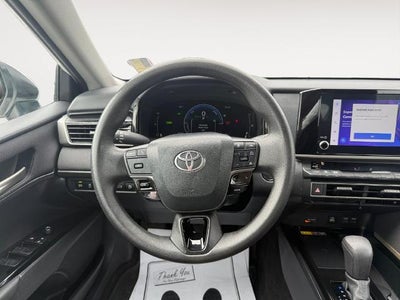 2025 Toyota Camry LE (SE)
