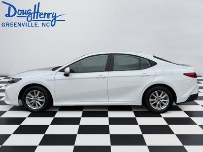 2025 Toyota Camry LE (SE)