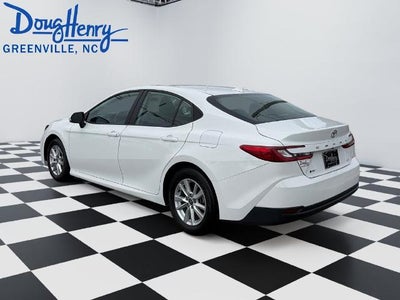 2025 Toyota Camry LE (SE)