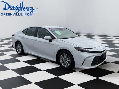 2025 Toyota Camry LE (SE)