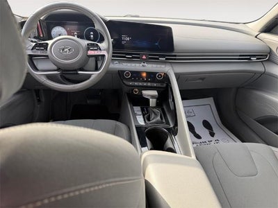 2023 Hyundai ELANTRA SEL IVT