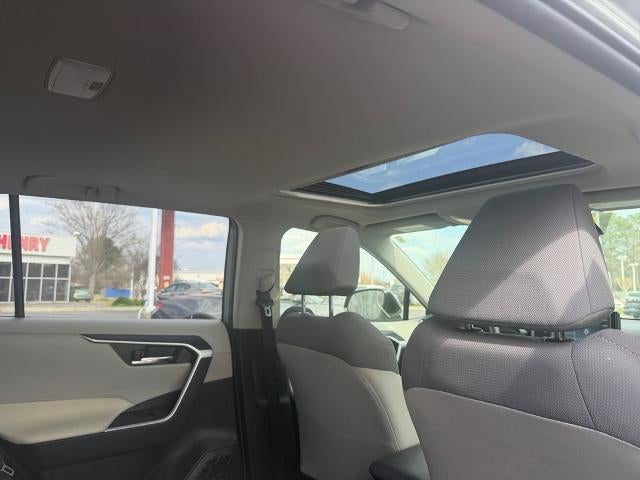 2019 Toyota RAV4 Hybrid XLE AWD (Natl)