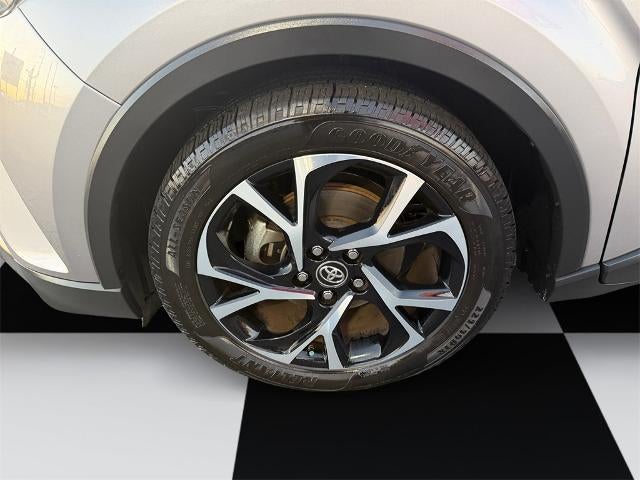2019 Toyota C-HR LE FWD (Natl)