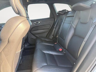 2020 Volvo XC60 T6 AWD Momentum