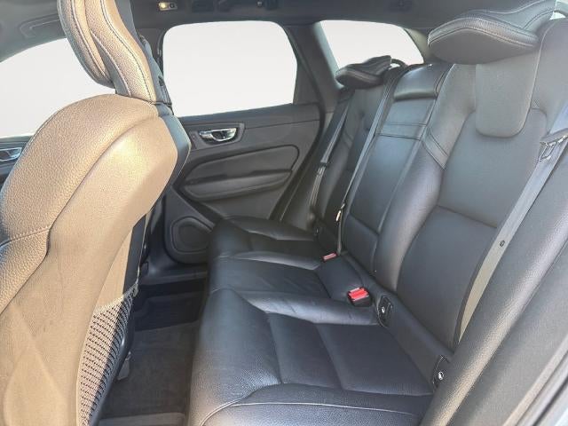 2020 Volvo XC60 T6 AWD Momentum